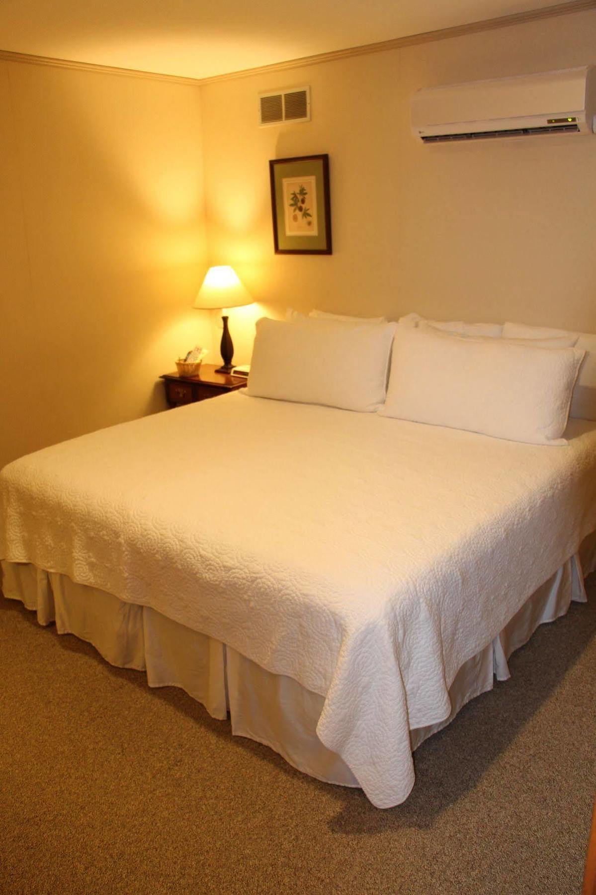 Hotel Cedar Creek New Haven Esterno foto