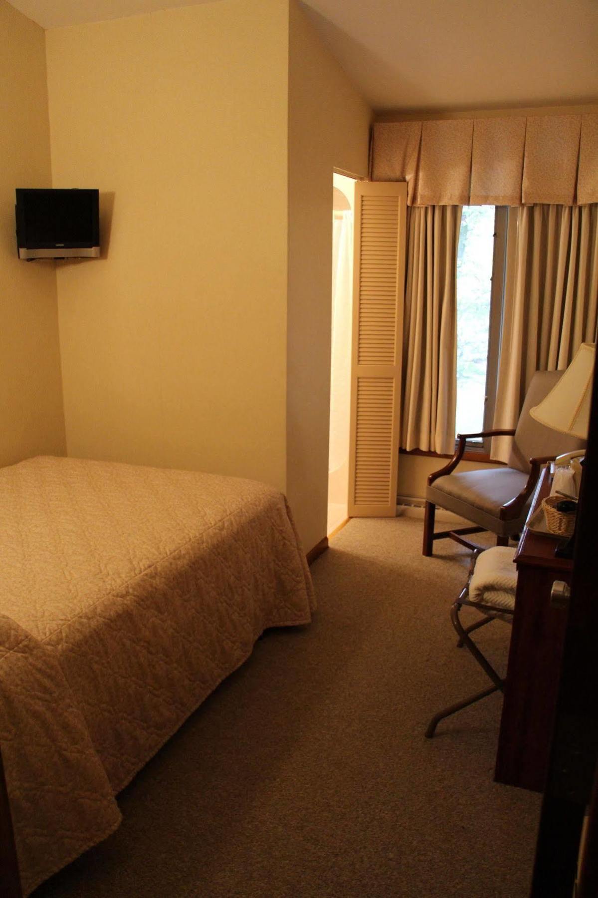 Hotel Cedar Creek New Haven Esterno foto