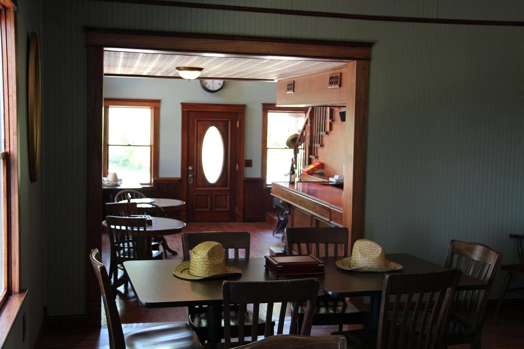 Hotel Cedar Creek New Haven Esterno foto